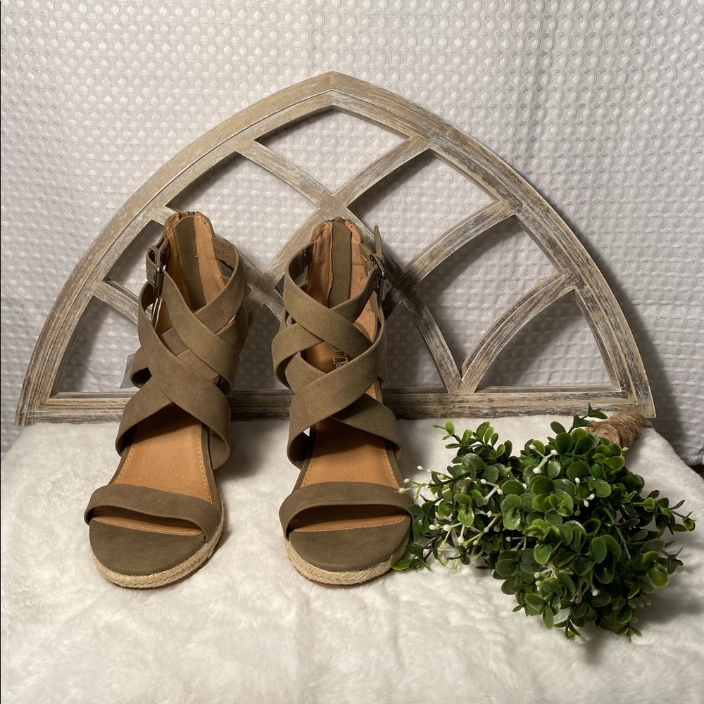 Brown/Camel Brash Wedges Size 11